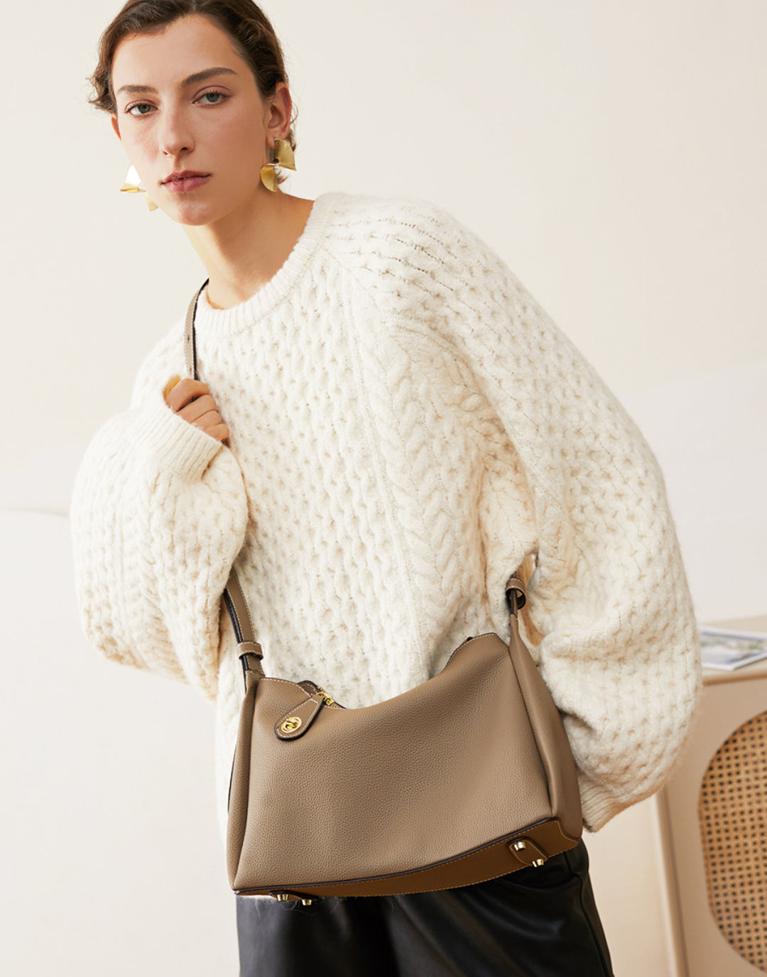 Yenesy Women Cowhide Leather Crossbody & Shoulder Bag