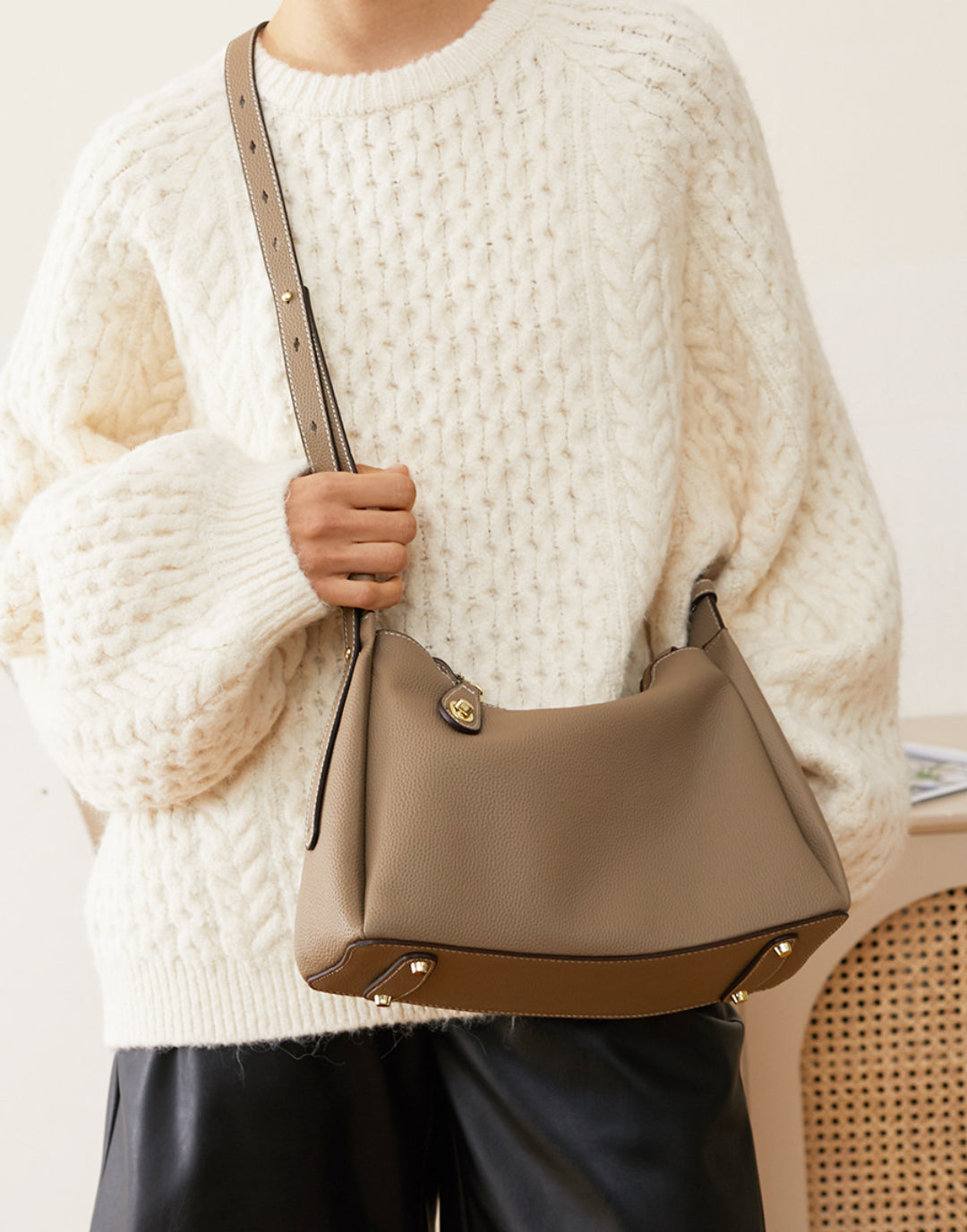 Yenesy Women Cowhide Leather Crossbody & Shoulder Bag