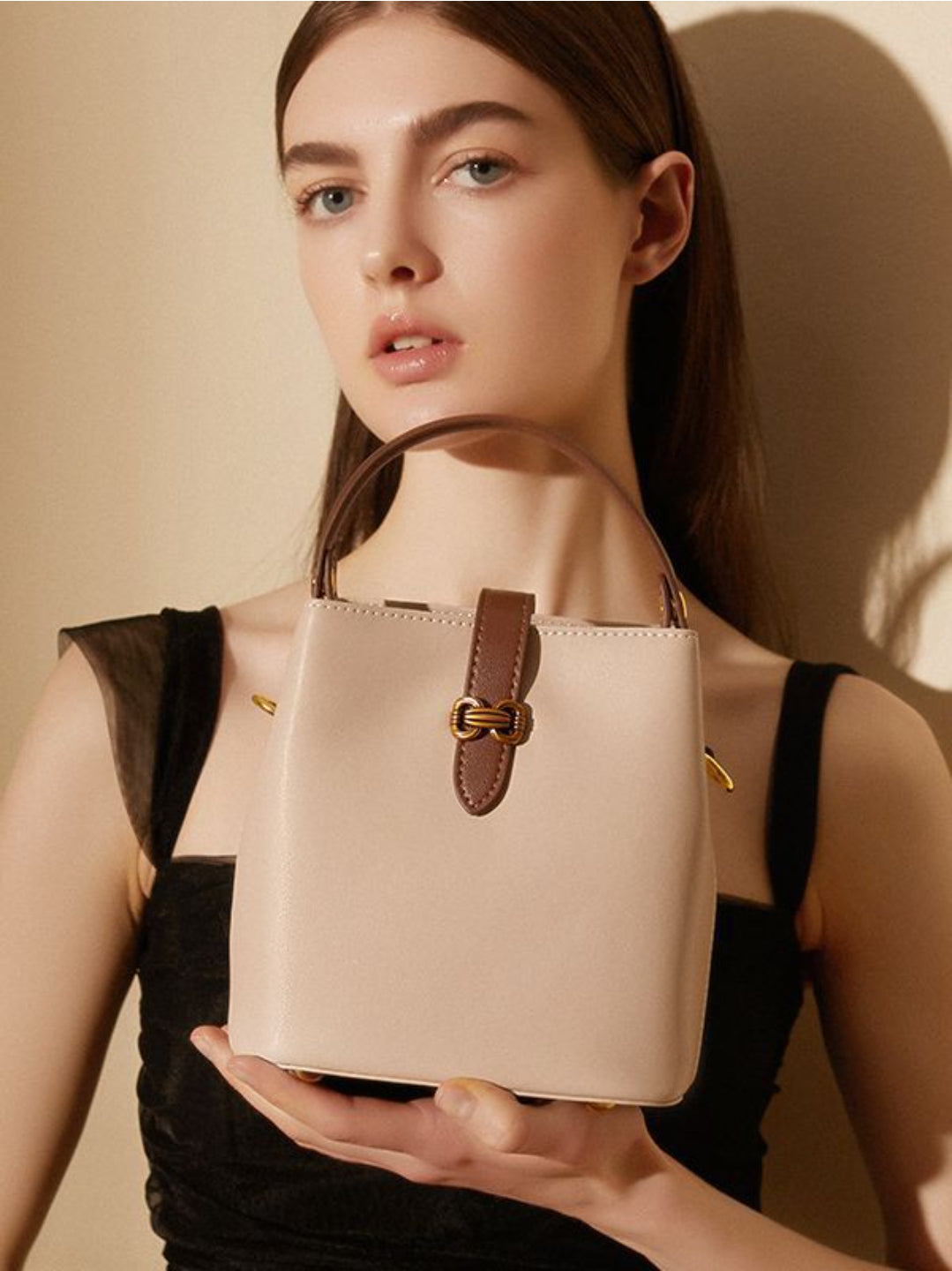 Yenesy Women Leather Crossbody Bucket Bag