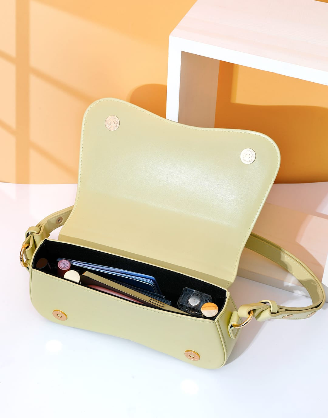 Yenesy Curvy Saddle Design Cross-body&Shoulder Bag