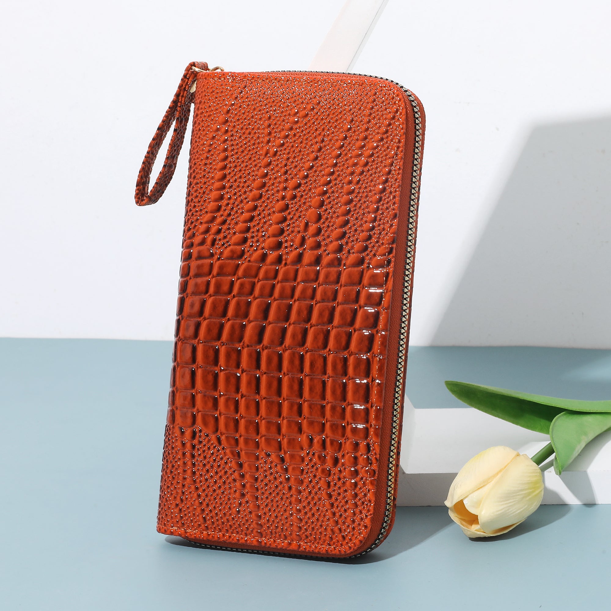 Womens Wallets Large Capacity Blocking Genuine Leather Wallet for Women Zip Clutch Card Holder with Wristlet WW90002
