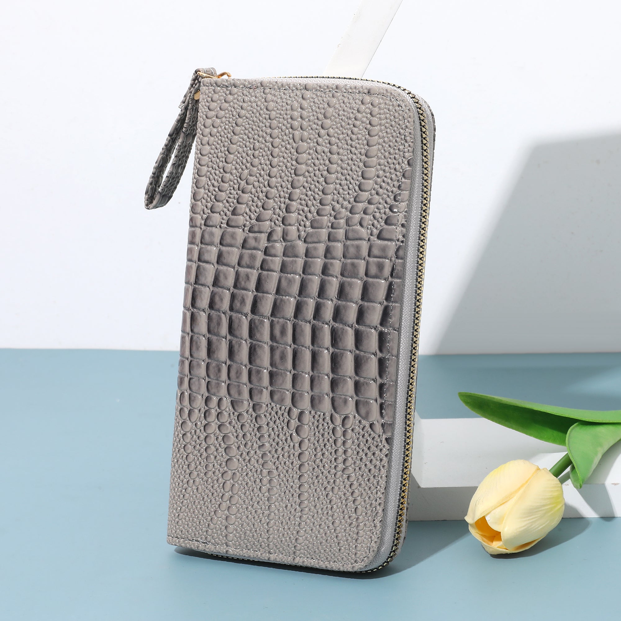 Womens Wallets Large Capacity Blocking Genuine Leather Wallet for Women Zip Clutch Card Holder with Wristlet WW90002