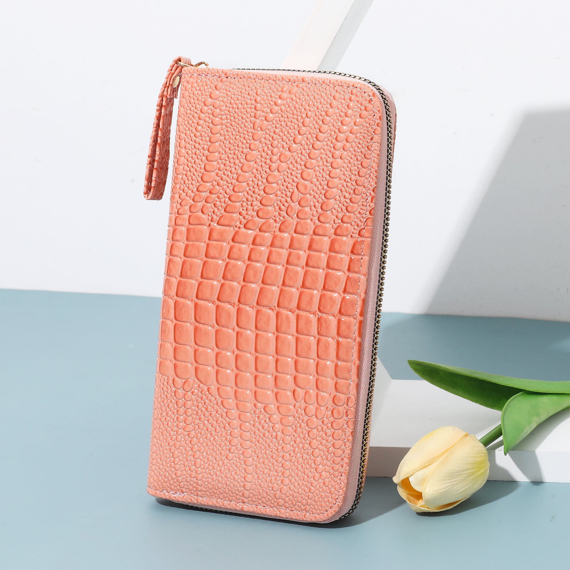 Womens Wallets Large Capacity Blocking Genuine Leather Wallet for Women Zip Clutch Card Holder with Wristlet WW90002